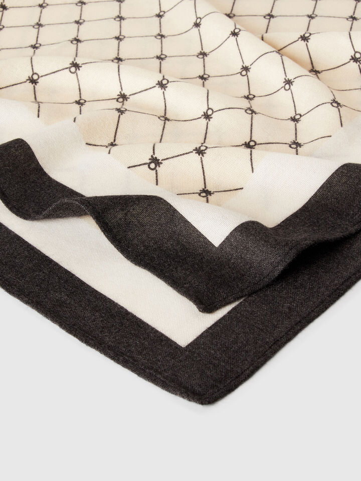 SQUARE SCARF Mulher image number 3